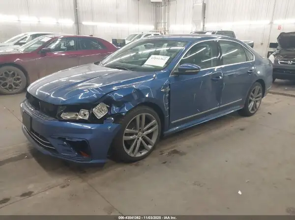 1VWDT7A36HC074945 2017 VOLKSWAGEN PASSAT - Image 2