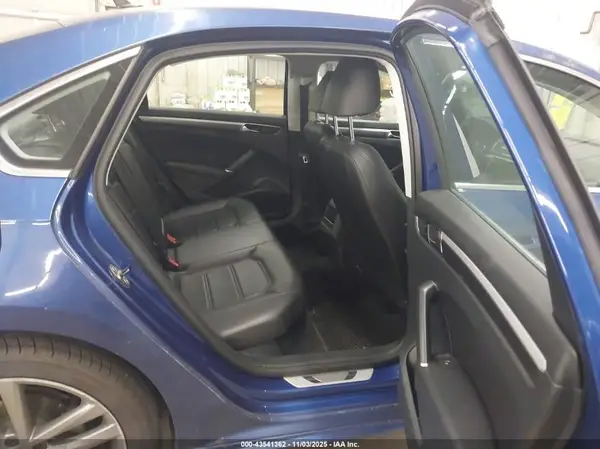 1VWDT7A36HC074945 2017 VOLKSWAGEN PASSAT - Image 8
