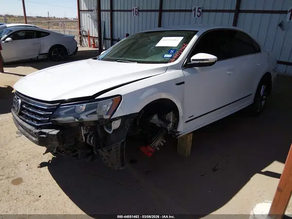 1VWDT7A36HC075920 2017 VOLKSWAGEN PASSAT - Image 2