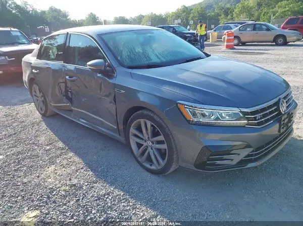 1VWDT7A36HC076095 2017 VOLKSWAGEN PASSAT - Image 1