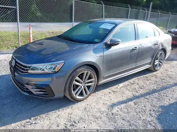 1VWDT7A36HC076095 2017 VOLKSWAGEN PASSAT - Image 2
