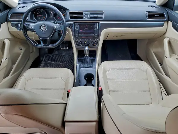 1VWDT7A36HC076257 2017 VOLKSWAGEN PASSAT - Image 8