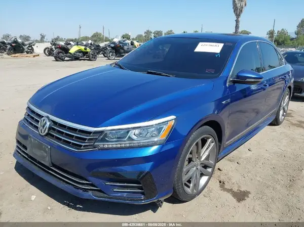 1VWDT7A36HC076825 2017 VOLKSWAGEN PASSAT - Image 2