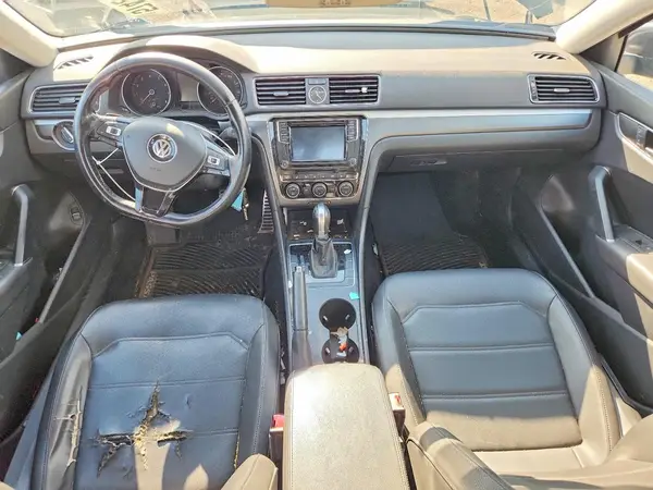 1VWDT7A36HC078218 2017 VOLKSWAGEN PASSAT - Image 8