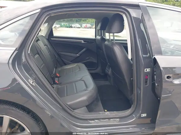 1VWDT7A36HC078476 2017 VOLKSWAGEN PASSAT - Image 8
