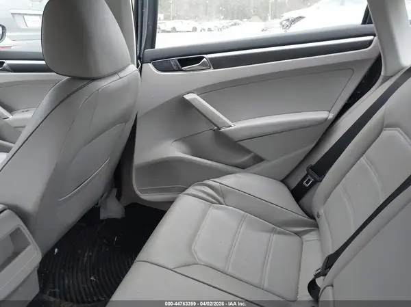 1VWDT7A36HC079434 2017 VOLKSWAGEN PASSAT - Image 8