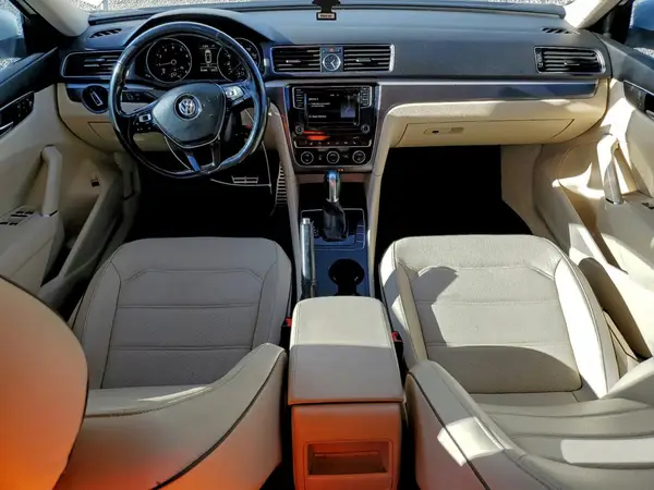 1VWDT7A36HC079806 2017 VOLKSWAGEN PASSAT - Image 8