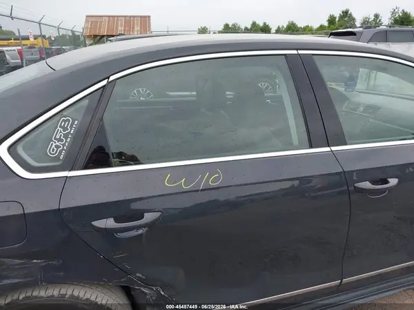 1VWDT7A36HC080051 2017 VOLKSWAGEN PASSAT - Image 8