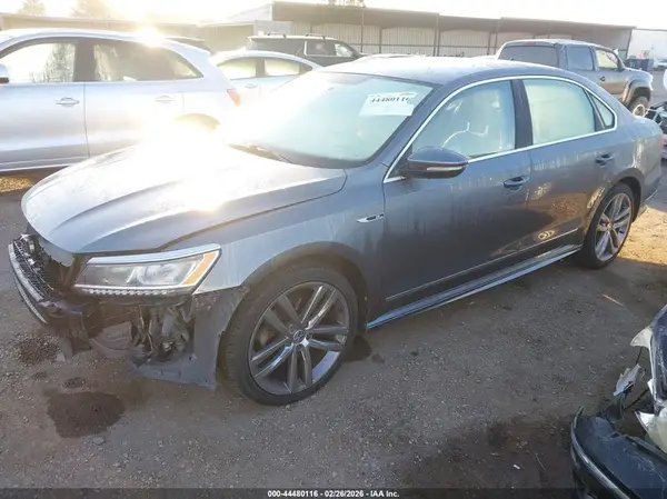 1VWDT7A36HC080065 2017 VOLKSWAGEN PASSAT - Image 2