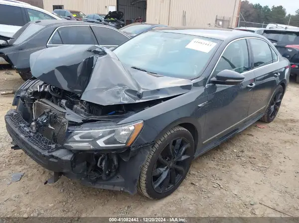 1VWDT7A36HC080227 2017 VOLKSWAGEN PASSAT - Image 2