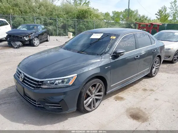 1VWDT7A36HC081362 2017 VOLKSWAGEN PASSAT - Image 2