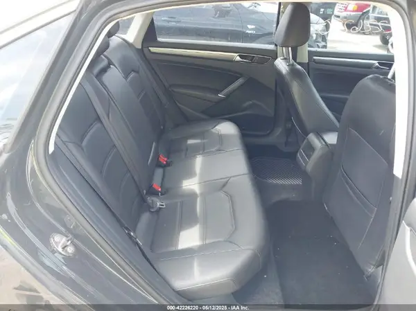 1VWDT7A36HC081362 2017 VOLKSWAGEN PASSAT - Image 8