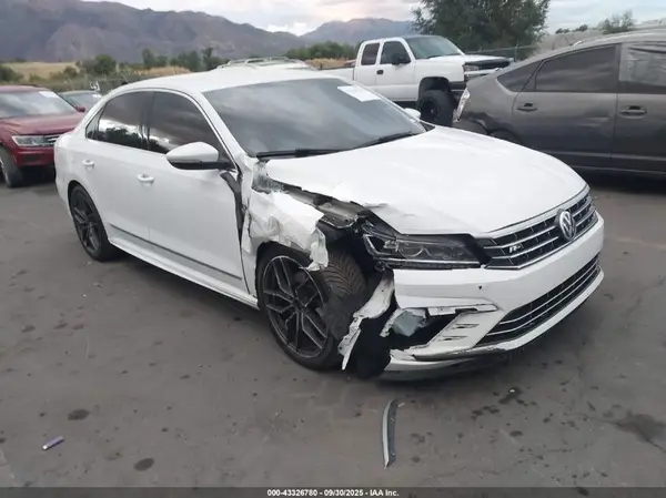 1VWDT7A36HC081653 2017 VOLKSWAGEN PASSAT - Image 1
