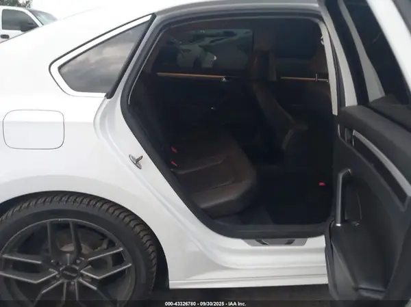 1VWDT7A36HC081653 2017 VOLKSWAGEN PASSAT - Image 8