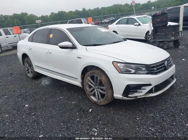 1VWDT7A36HC082723 2017 VOLKSWAGEN PASSAT - Image 1