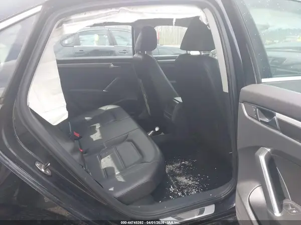 1VWDT7A36HC085699 2017 VOLKSWAGEN PASSAT - Image 8