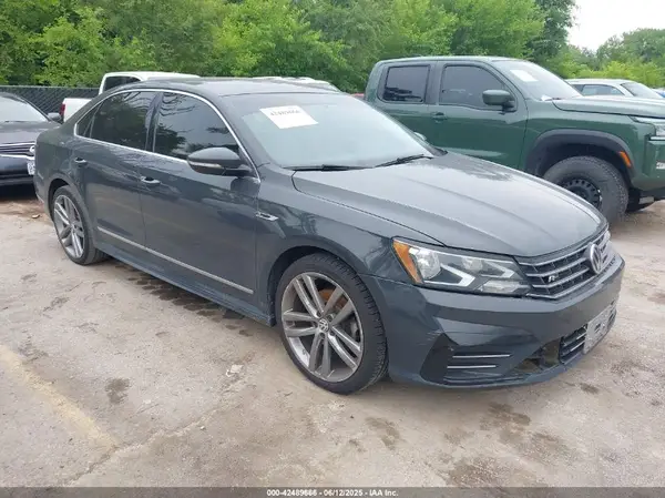 1VWDT7A37HC000823 2017 VOLKSWAGEN PASSAT - Image 1