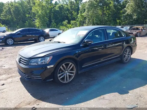 1VWDT7A37HC003060 2017 VOLKSWAGEN PASSAT - Image 2