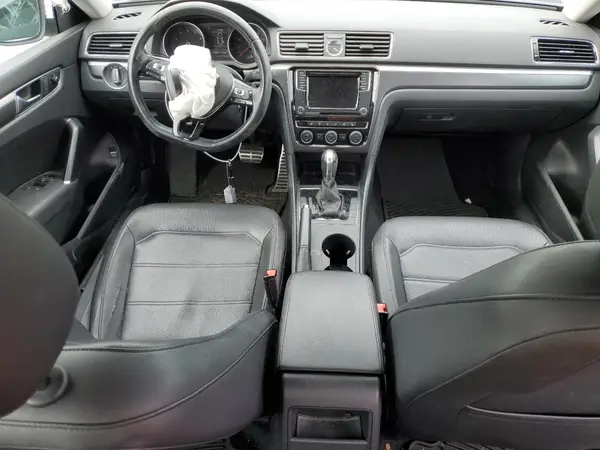 1VWDT7A37HC004127 2017 VOLKSWAGEN PASSAT - Image 8