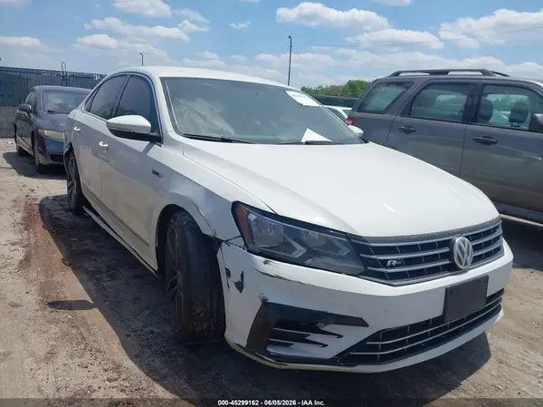 1VWDT7A37HC009523 2017 VOLKSWAGEN PASSAT - Image 1