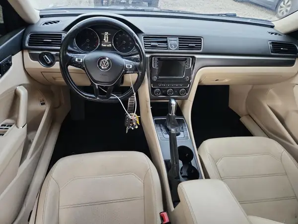1VWDT7A37HC010784 2017 VOLKSWAGEN PASSAT - Image 8
