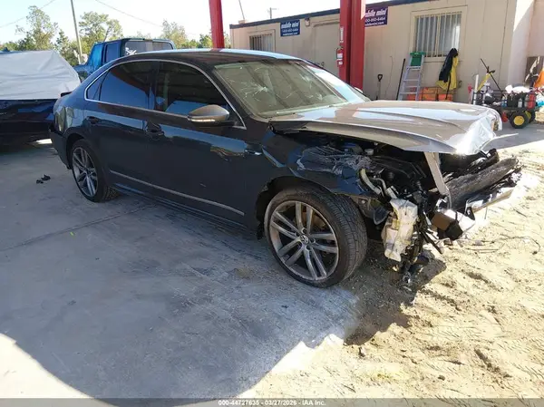 1VWDT7A37HC013863 2017 VOLKSWAGEN PASSAT - Image 1