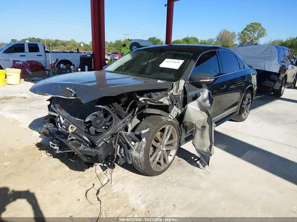1VWDT7A37HC013863 2017 VOLKSWAGEN PASSAT - Image 2
