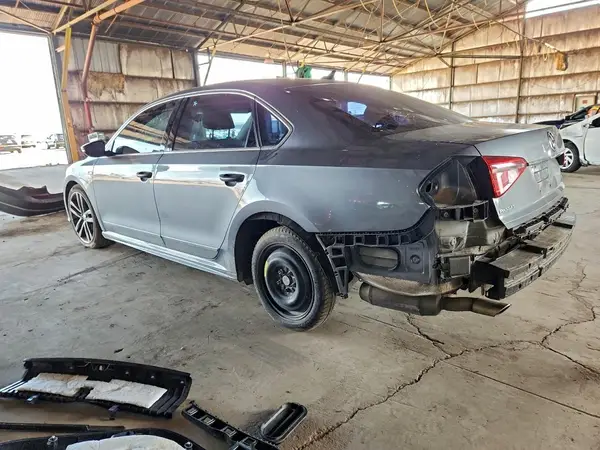 1VWDT7A37HC032624 2017 VOLKSWAGEN PASSAT - Image 2
