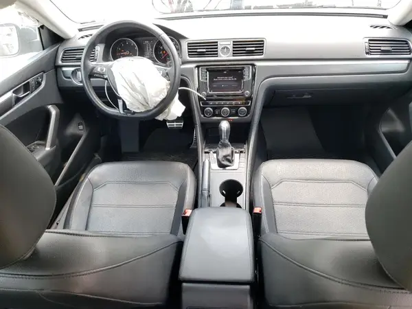 1VWDT7A37HC036012 2017 VOLKSWAGEN PASSAT - Image 8