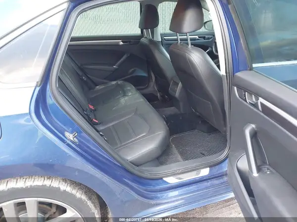 1VWDT7A37HC037399 2017 VOLKSWAGEN PASSAT - Image 8