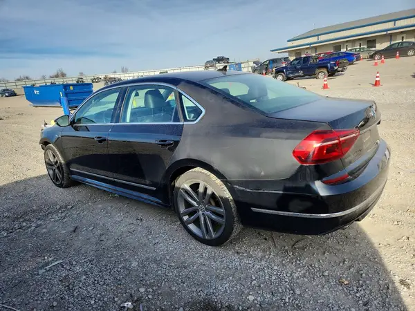 1VWDT7A37HC042666 2017 VOLKSWAGEN PASSAT - Image 2