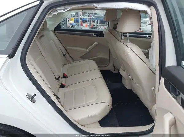 1VWDT7A37HC043834 2017 VOLKSWAGEN PASSAT - Image 8
