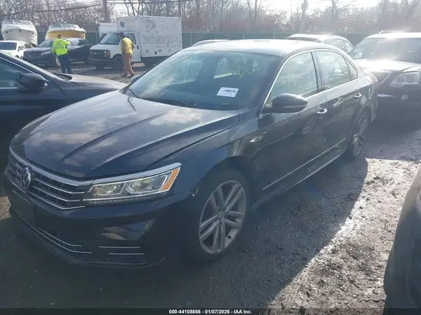 1VWDT7A37HC045423 2017 VOLKSWAGEN PASSAT - Image 2