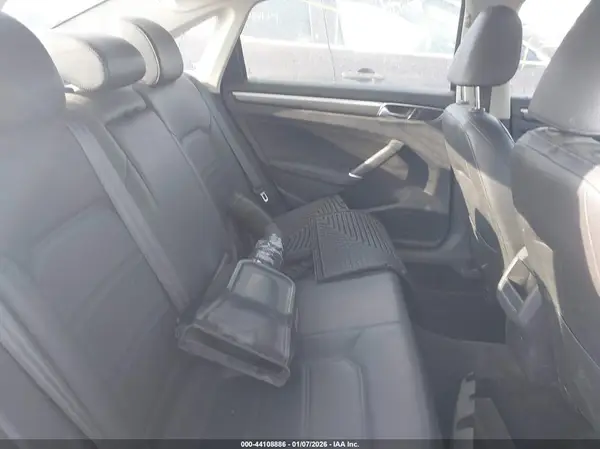 1VWDT7A37HC045423 2017 VOLKSWAGEN PASSAT - Image 8
