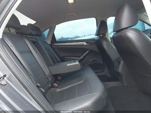 1VWDT7A37HC050475 2017 VOLKSWAGEN PASSAT - Image 8
