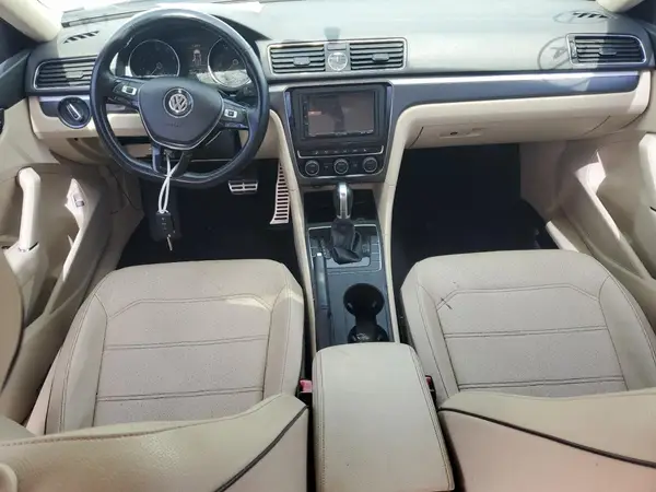 1VWDT7A37HC050511 2017 VOLKSWAGEN PASSAT - Image 8
