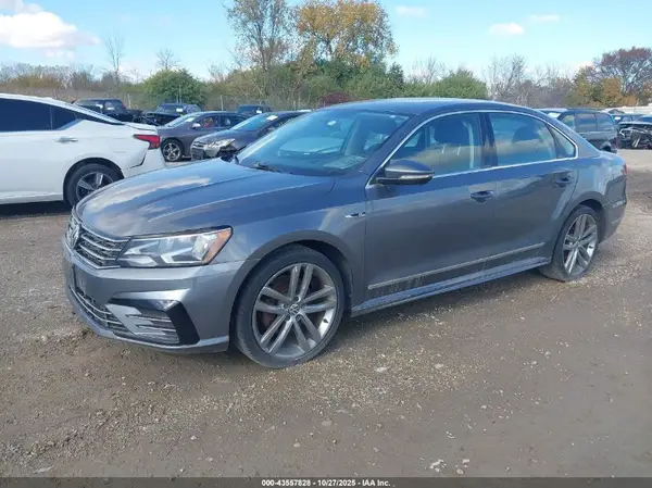 1VWDT7A37HC058849 2017 VOLKSWAGEN PASSAT - Image 2