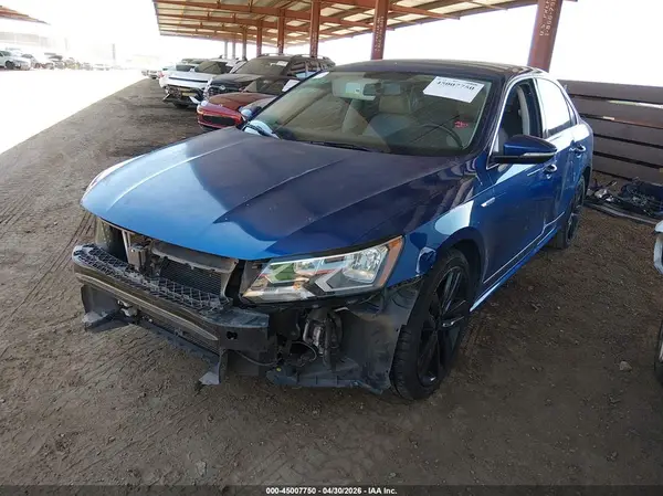 1VWDT7A37HC061198 2017 VOLKSWAGEN PASSAT - Image 2