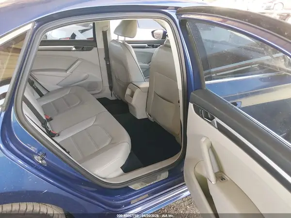 1VWDT7A37HC061198 2017 VOLKSWAGEN PASSAT - Image 8