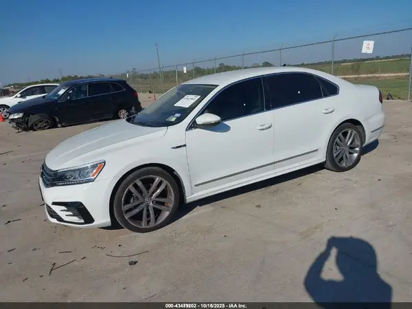 1VWDT7A37HC061735 2017 VOLKSWAGEN PASSAT - Image 2