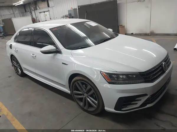 1VWDT7A37HC063288 2017 VOLKSWAGEN PASSAT - Image 1