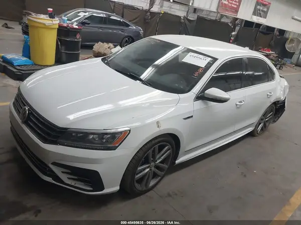 1VWDT7A37HC063288 2017 VOLKSWAGEN PASSAT - Image 2