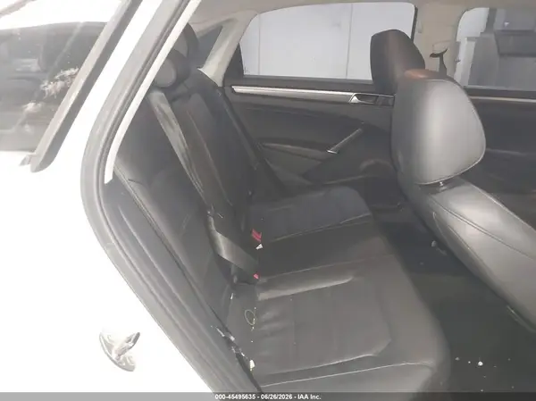 1VWDT7A37HC063288 2017 VOLKSWAGEN PASSAT - Image 8