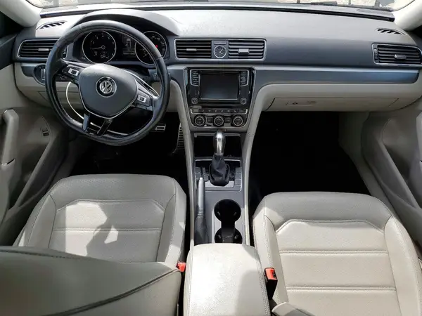 1VWDT7A37HC063291 2017 VOLKSWAGEN PASSAT - Image 8
