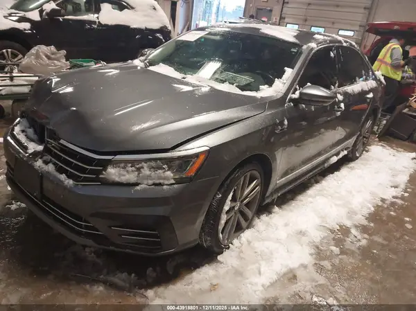 1VWDT7A37HC069513 2017 VOLKSWAGEN PASSAT - Image 2