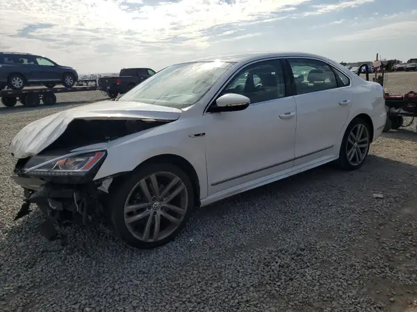 1VWDT7A37HC069835 2017 VOLKSWAGEN PASSAT - Image 1
