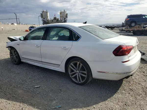 1VWDT7A37HC069835 2017 VOLKSWAGEN PASSAT - Image 2