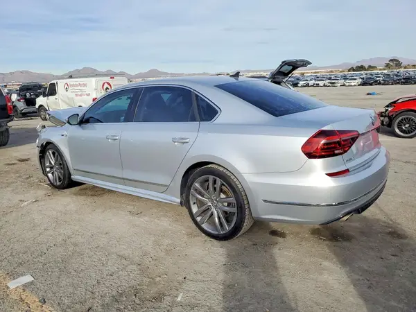 1VWDT7A37HC069897 2017 VOLKSWAGEN PASSAT - Image 2
