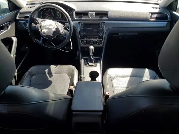 1VWDT7A37HC071357 2017 VOLKSWAGEN PASSAT - Image 8
