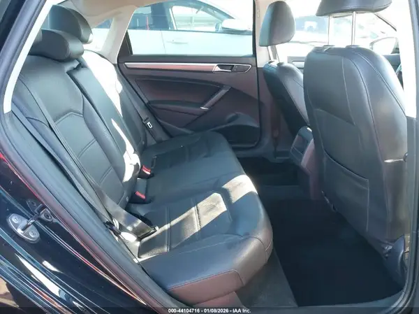 1VWDT7A37HC080155 2017 VOLKSWAGEN PASSAT - Image 8